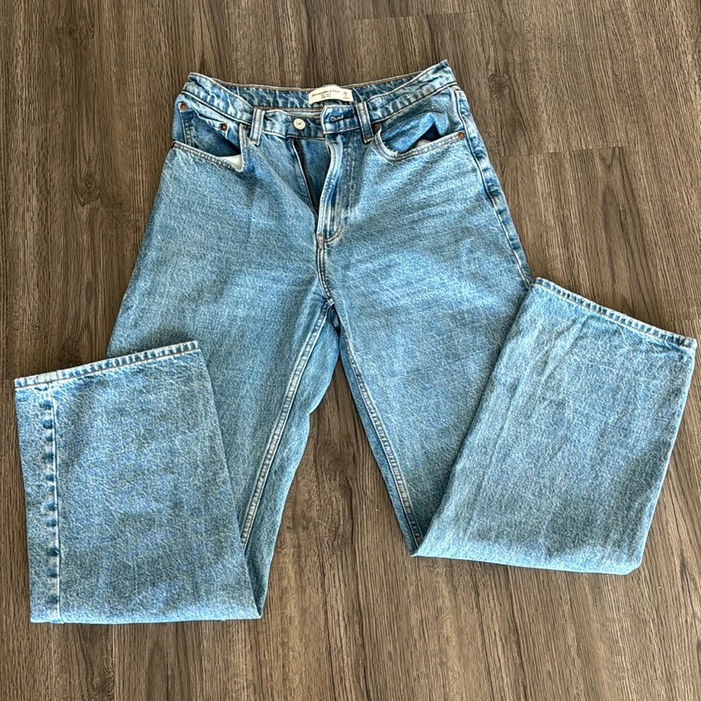 Abrecombie jeans